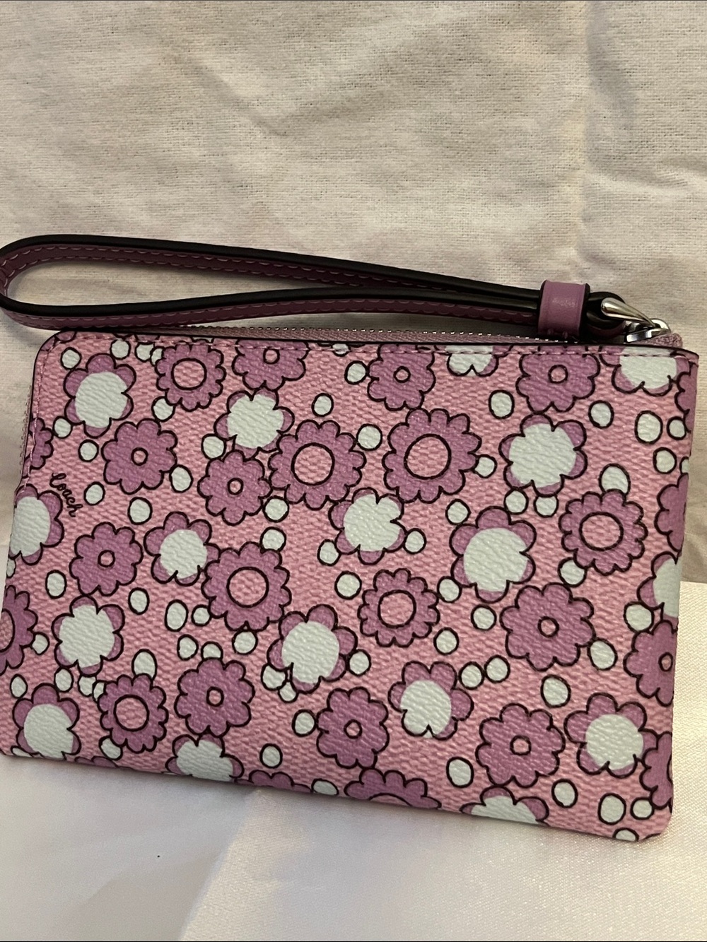Coach pink flower 🌸 wristlet - Picture 4 of 7